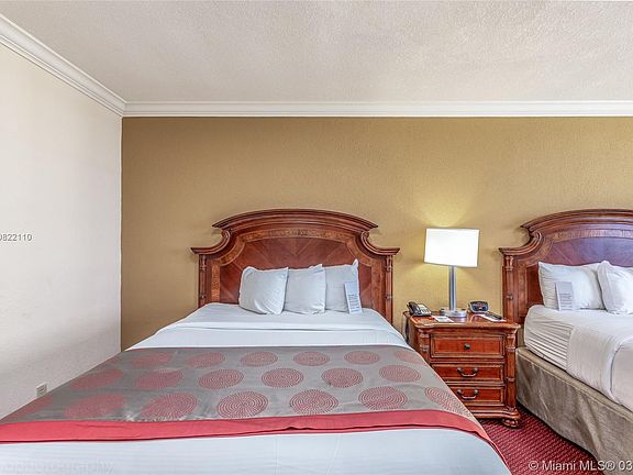 5th image of 19201 Collins Ave #1119