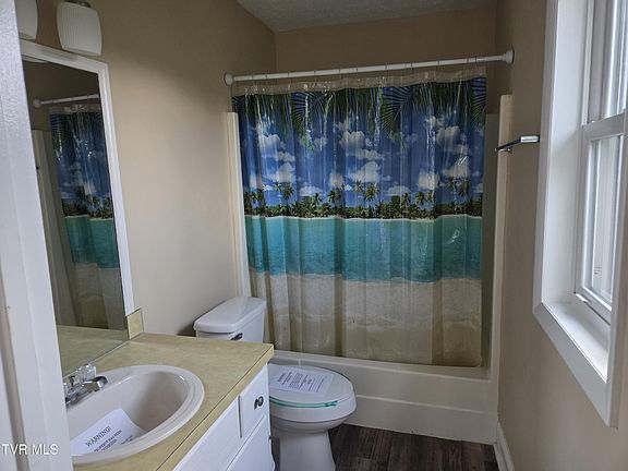 4th image of 183 Claremont Cir