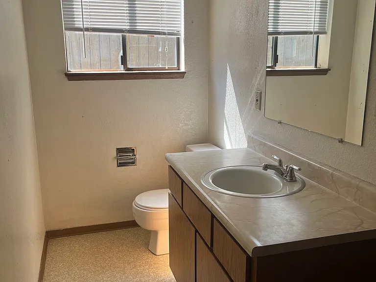 841 Kenneth St #841 — Photo 5