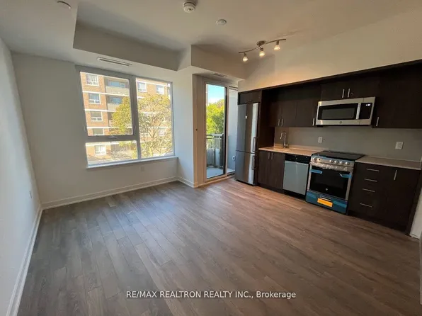 1 Cardiff Rd #308, Toronto, ON M4P 0G2
