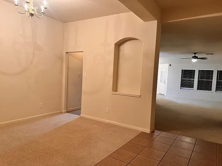 9406 Lakeway View Ln — Photo 7