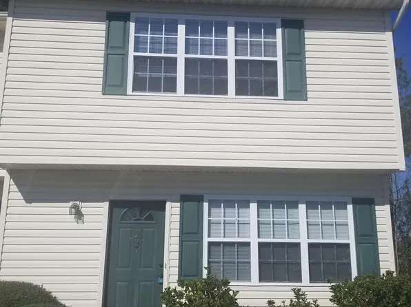 23 Pirates Cove Dr, Swansboro, NC 28584