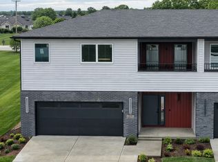379 Larkspur Ln, Normal, IL