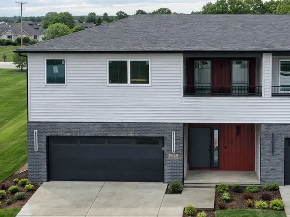 379 Larkspur Ln, Normal, IL 61761