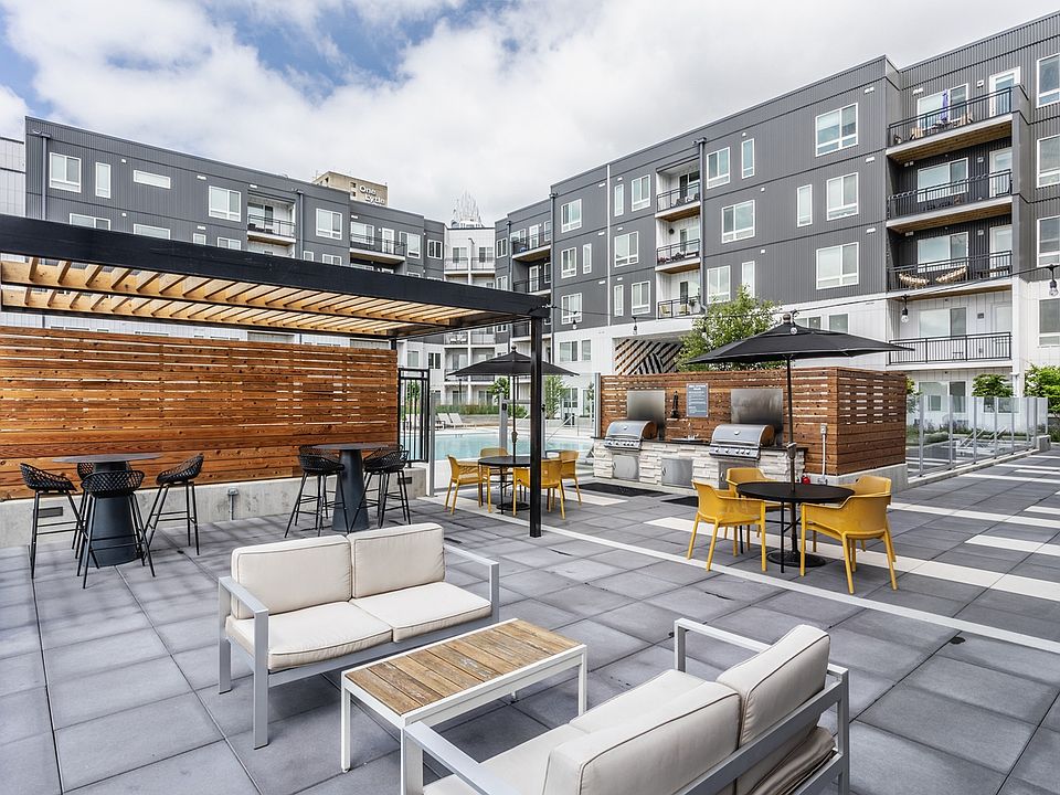 Artistry Cincy Courtyard