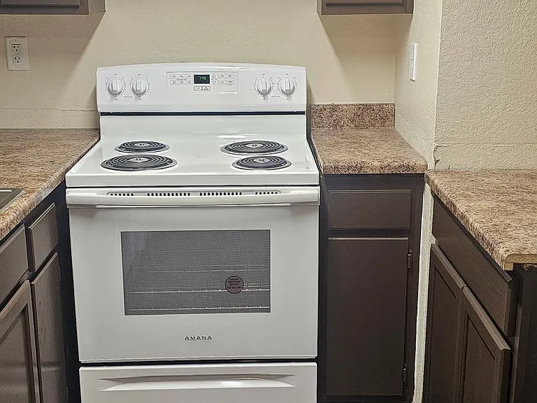 Springwood Court Apts — Photo 17