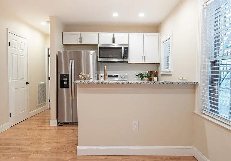323 N Mulberry St #1 — Photo 11