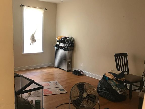 3rd image of 3010 Wallace Ave #2