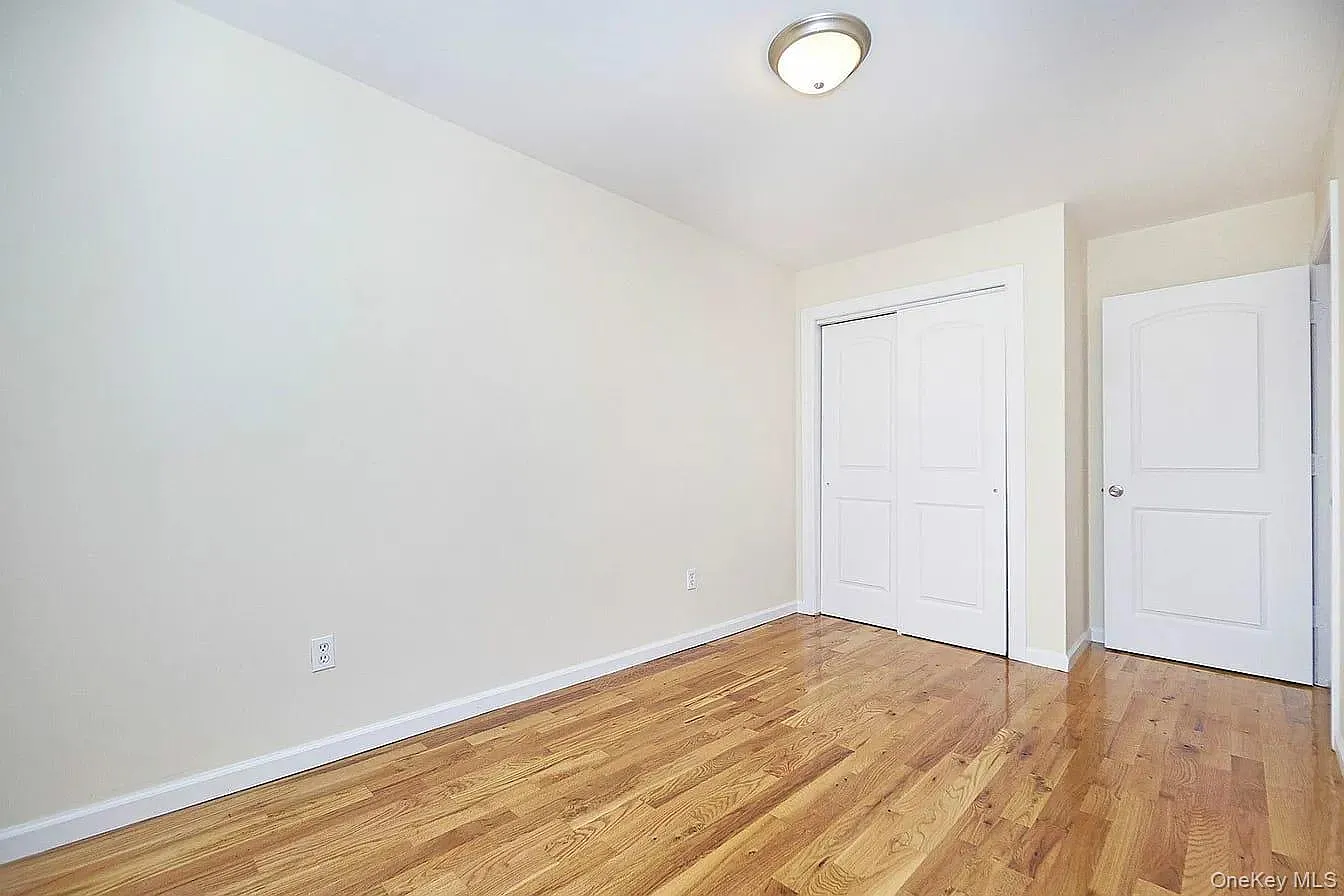 3 bed, 2.0 bath, 3294 sqft, $3,200 — Photo 3