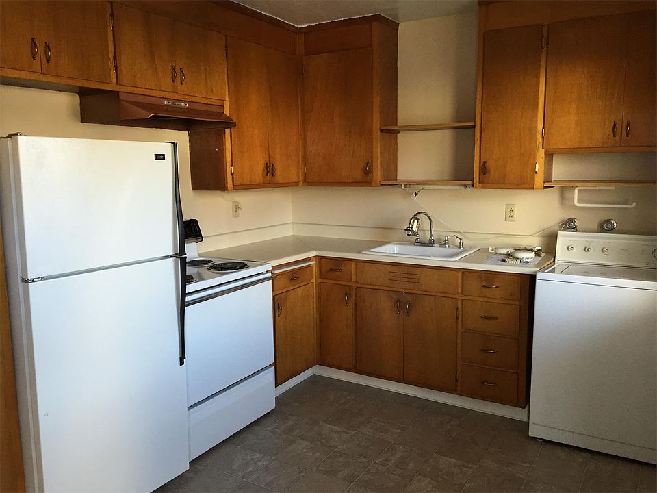 2nd image of 801 Stannage Ave APT 02