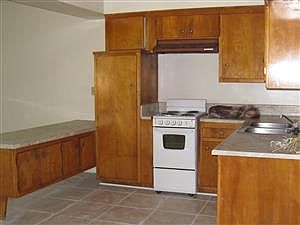 5th image of 26 E Plymouth St APT 2