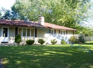 104 Harold Dr, Burnsville, MN 55337