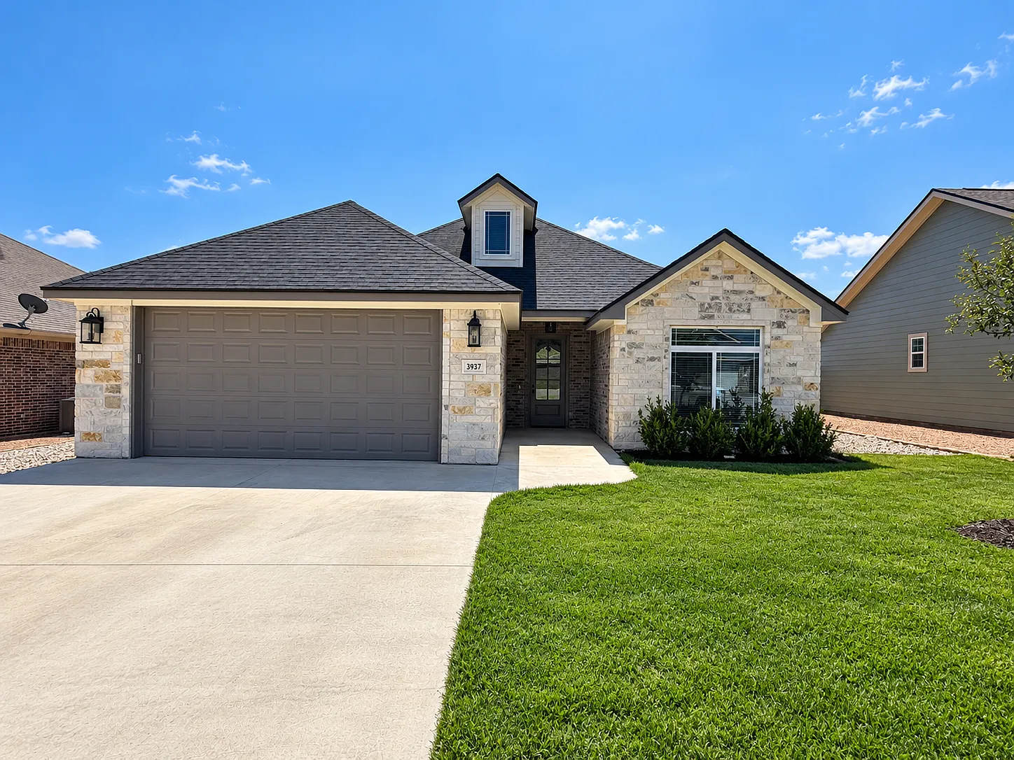 3 bed, 1973 sqft, $2,600 — Photo 1