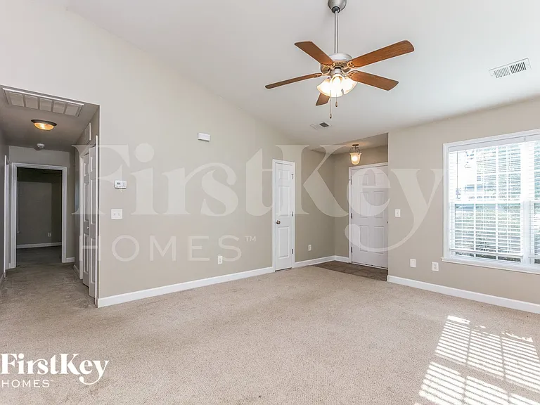 5810 Sycamore Glen Rd — Photo 4