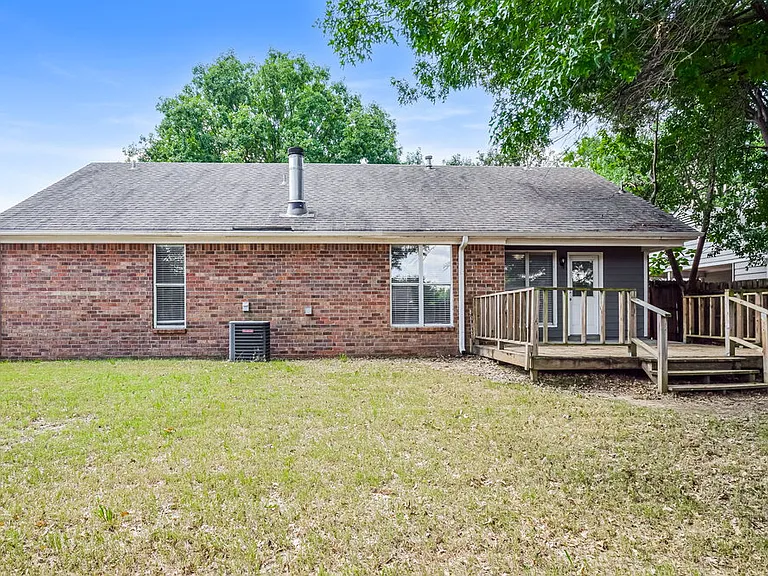 10378 Yates Dr — Photo 16