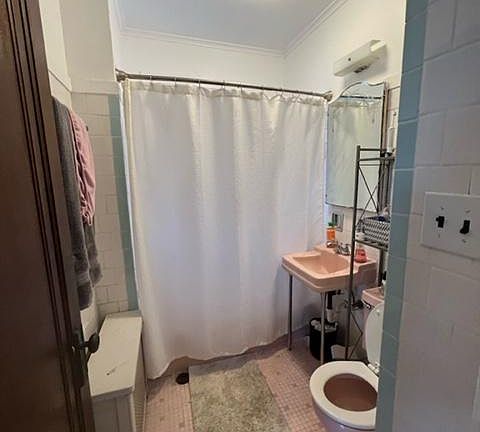 4th image of 2542 W Summerdale Ave #2FF