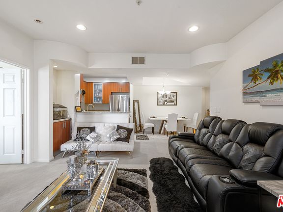 5th image of 620 S Gramercy Pl APT 302