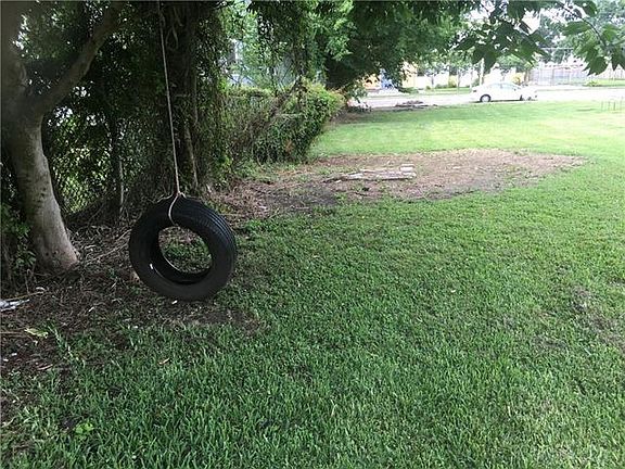 3rd image of 1926 Bienville St