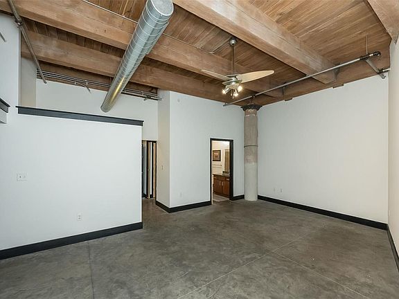 5th image of 1113 Washington Ave #415