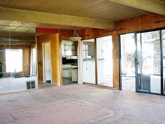 4th image of 616 Crane Blvd