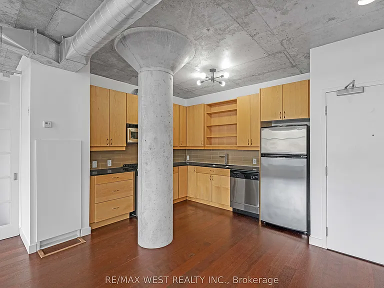 42 Camden St #303 — Photo 7
