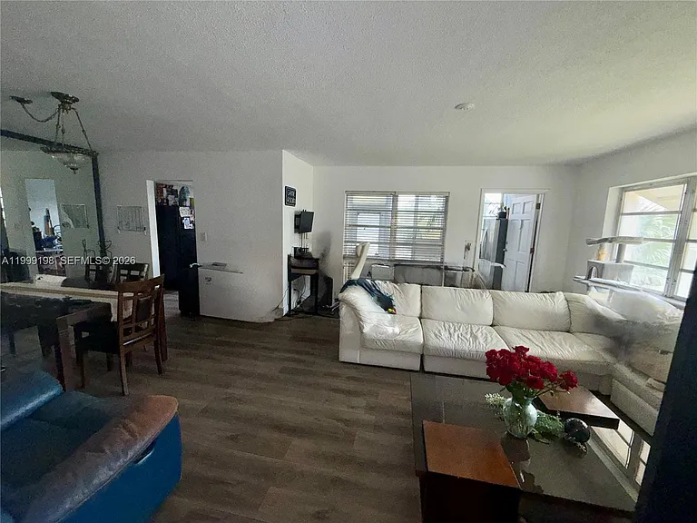 141 NE 10th Ave #17B — Photo 16