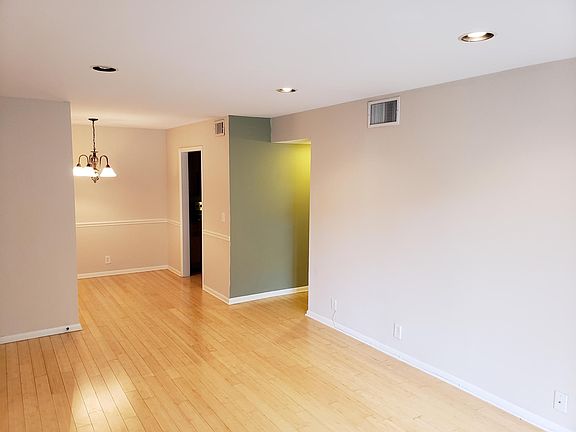 5th image of 3901 Whitland Ave APT 18