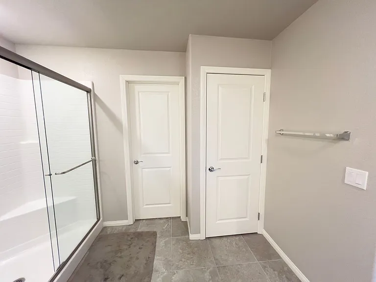 10946 Cambridge Lakes Ave — Photo 14