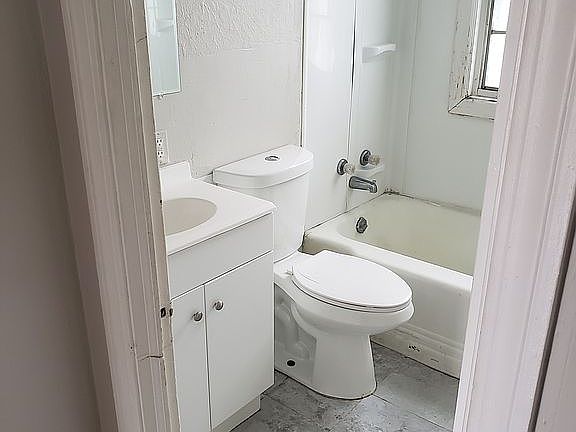 5th image of 4410 W 139th St