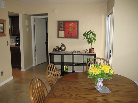 4th image of 921 E Michelle Dr