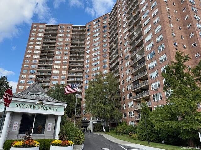 1st image of 5700 Arlington Avenue #4V