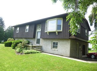 122 Old Mill Rd, Ephrata, PA 17522