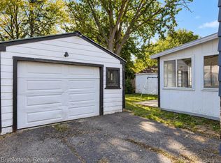 1121 Pettibone Ave, Flint, MI 48507