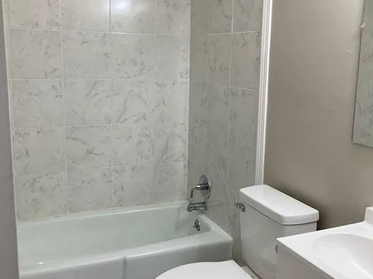 2512 Delaware Ave — Photo 2