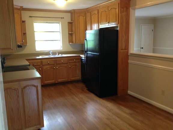 2nd image of 2416 Old Briar Trl
