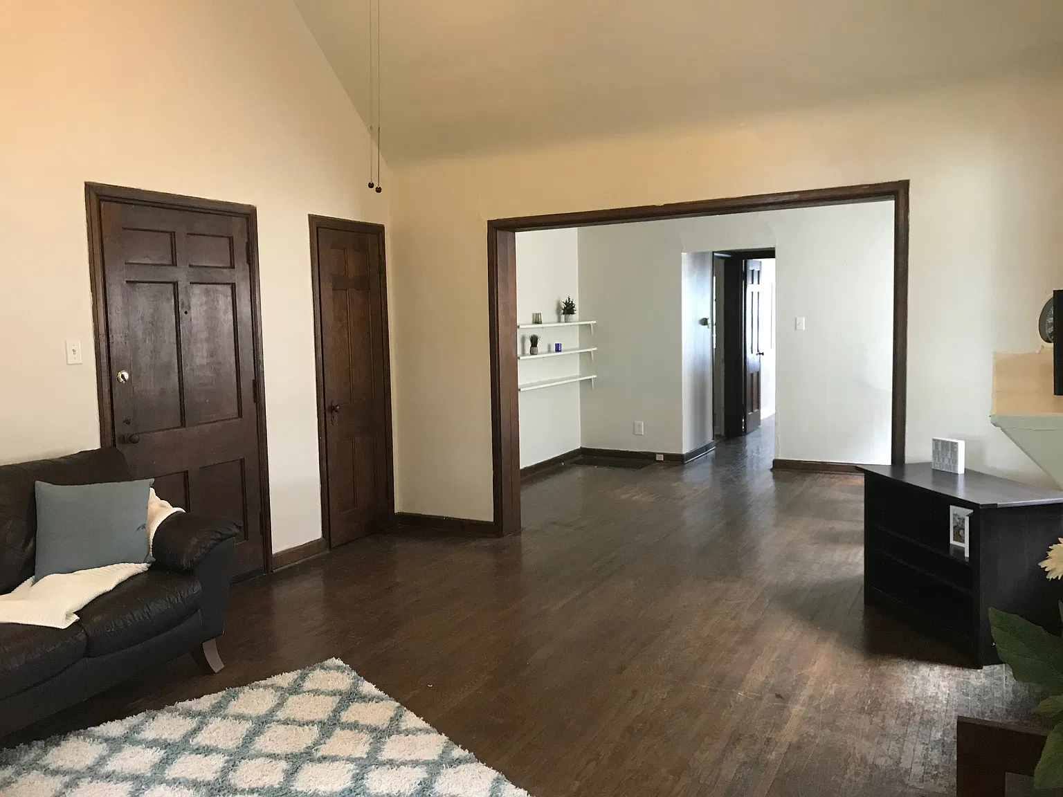1 bed, 800 sqft, $1,050 — Photo 3