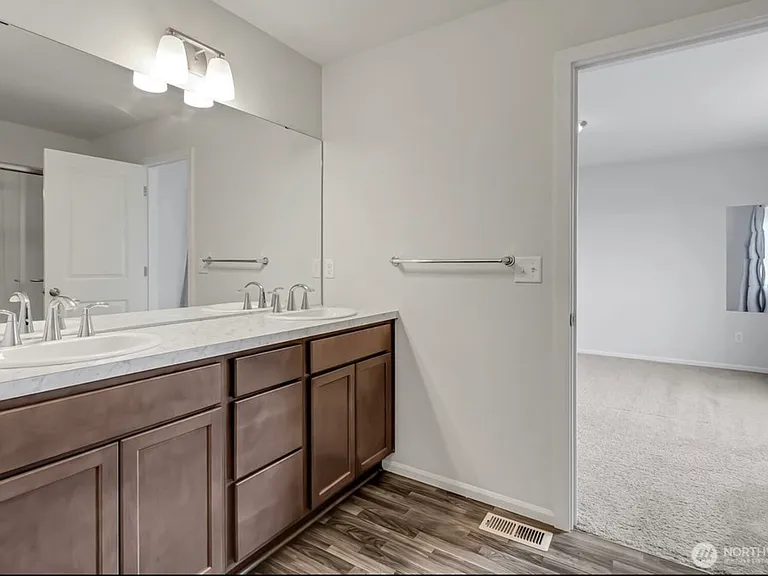 9155 Candytuft Dr SE — Photo 14