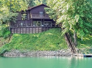 31 Ashley Ln, Topton, NC 28781