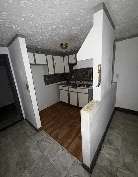 408 Colorado St — Photo 2