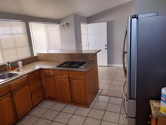 Kitchen facing entry door