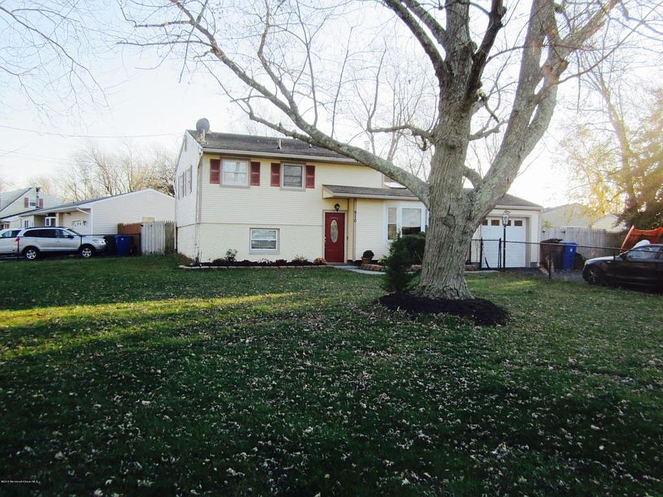1st image of 910 Salem Dr