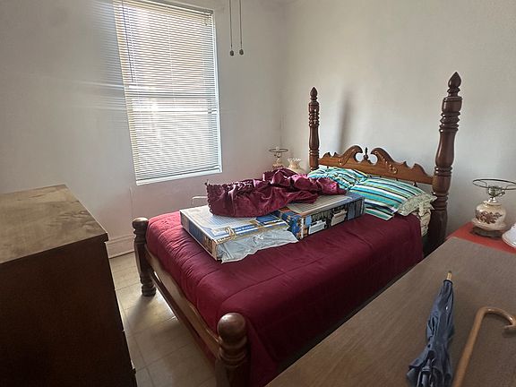 2nd image of 3102 Villa Ave #12