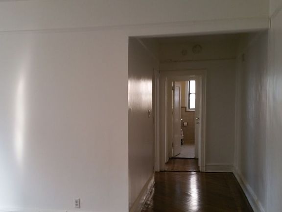 4th image of 140-30 Sanford Ave #5B