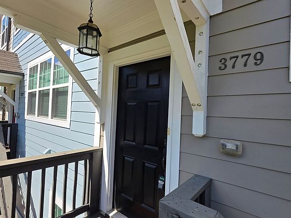 2nd image of 3779 Oxford Cir