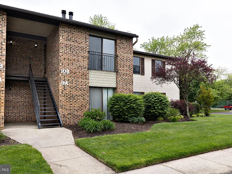 10 Sumac Ct #B — Photo 1