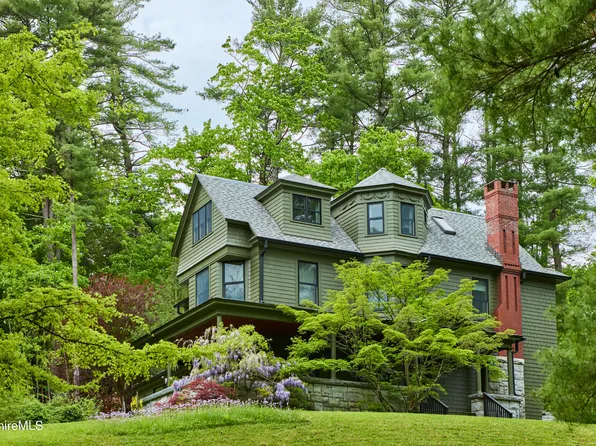 3 Berkshire Heights Rd, Great Barrington, MA 01230