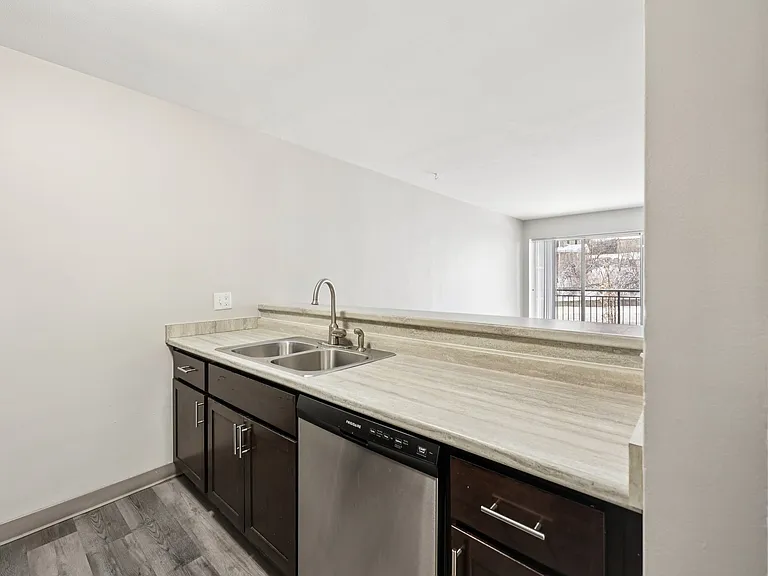 Lexington Hills Apartments — Photo 44