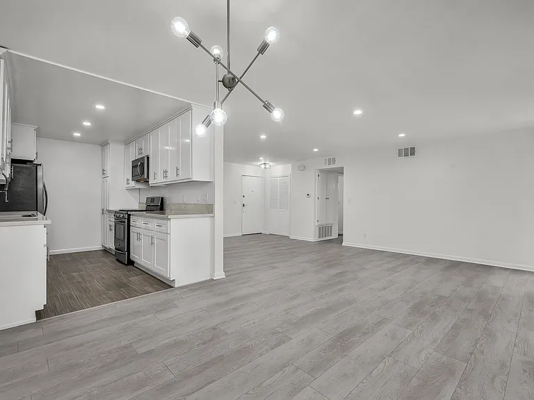 1432 Saltair Ave — Photo 10