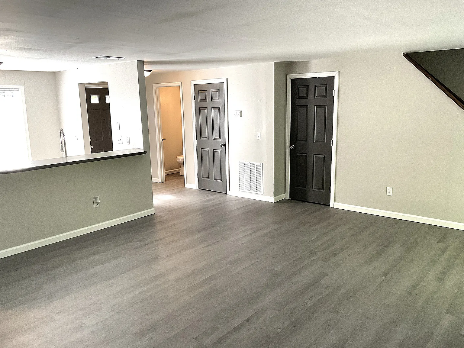 2 bed, 1.5 bath, 1060 sqft, $1,300 — Photo 4