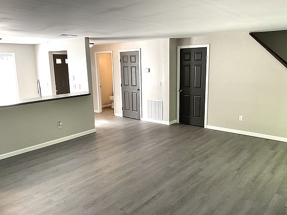 4th image of 378 Cottonwood Ct